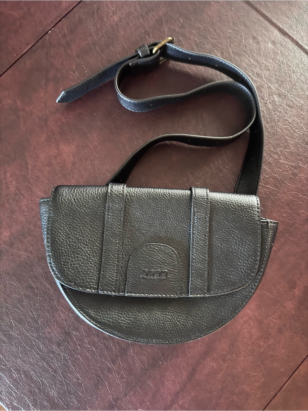 BP. MOON SHAPE BELT BAG